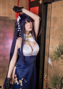 性感cosplay青春美女黑色丝袜美腿写真图片