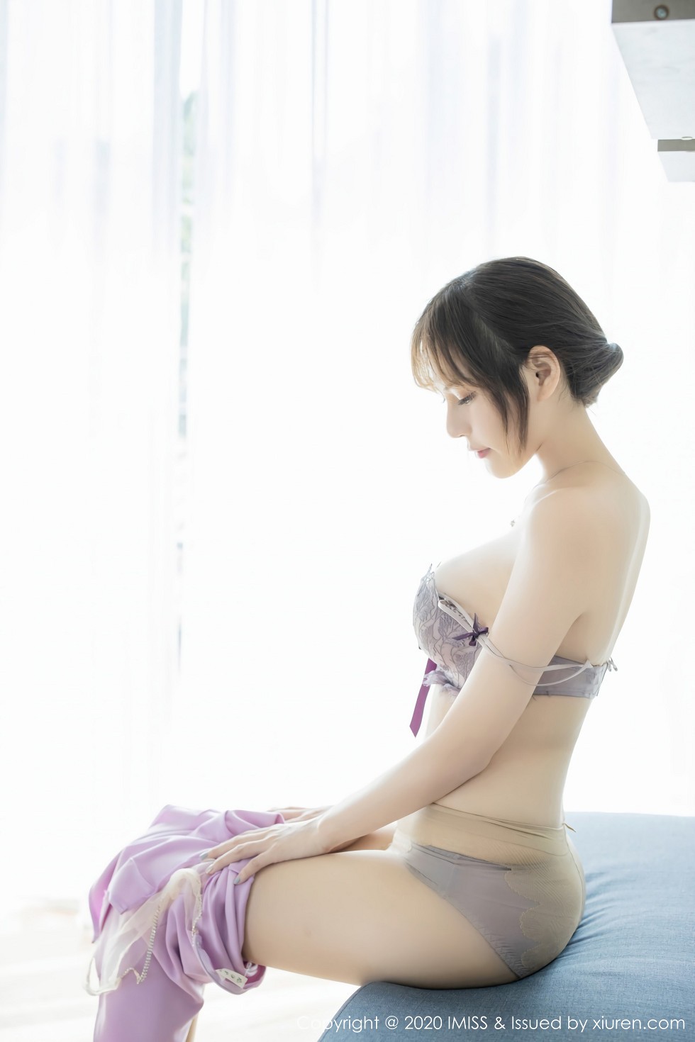 [IMISS爱蜜社]Vol.439_嫩模Lavinia肉肉清迈旅拍粉色连体裙全脱露完美身材诱惑写真45P