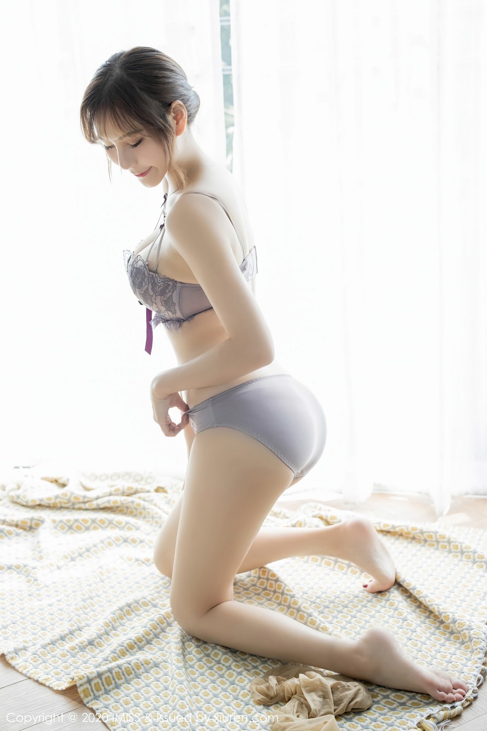 [IMISS爱蜜社]Vol.439_嫩模Lavinia肉肉清迈旅拍粉色连体裙全脱露完美身材诱惑写真45P