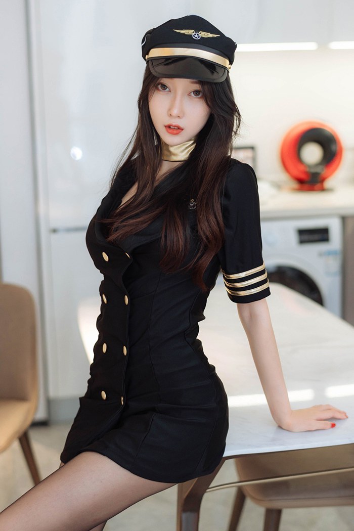 颜值巅峰玥儿玥黑丝高跟制服诱惑(图18)