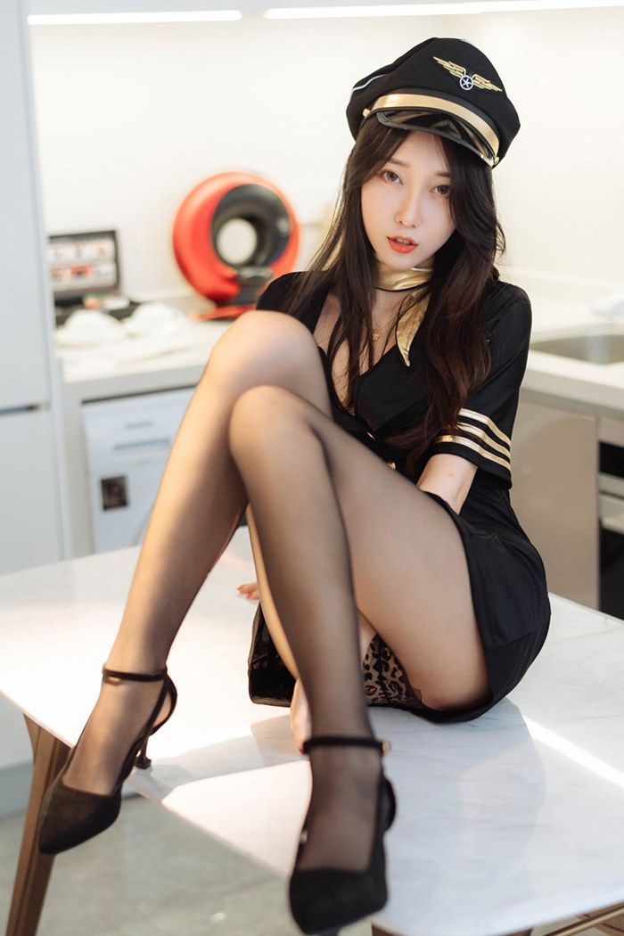 颜值巅峰玥儿玥黑丝高跟制服诱惑(图50)