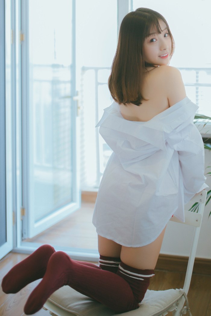 可爱草莓少女美乳圆润肌肤白皙诱人(图11)
