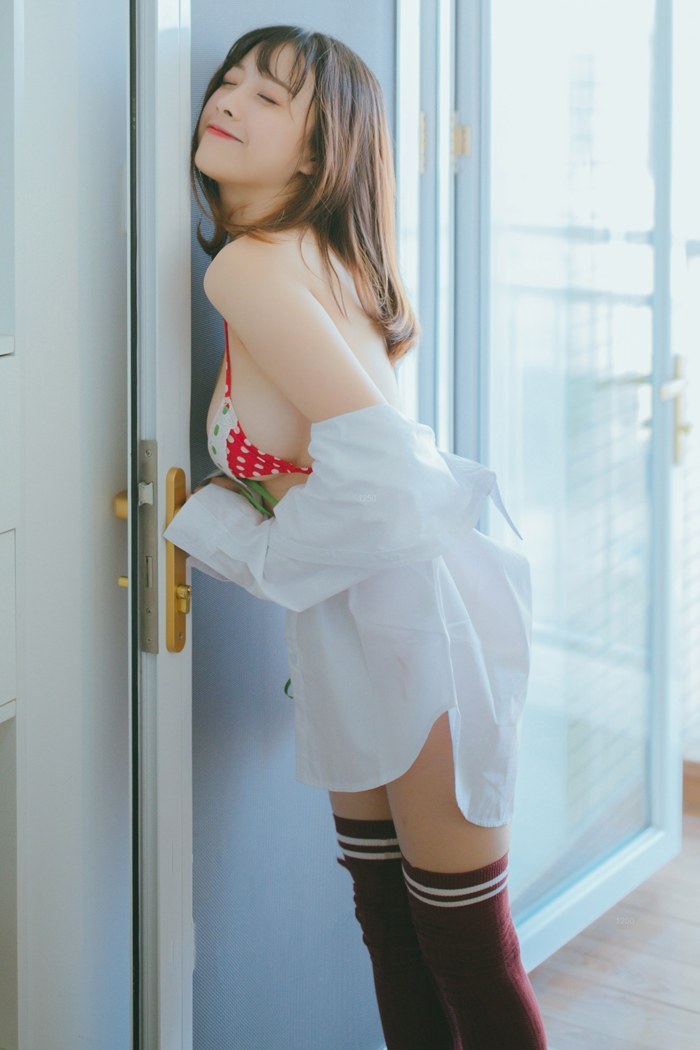 可爱草莓少女美乳圆润肌肤白皙诱人(图23)