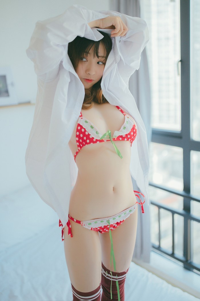 可爱草莓少女美乳圆润肌肤白皙诱人(图32)