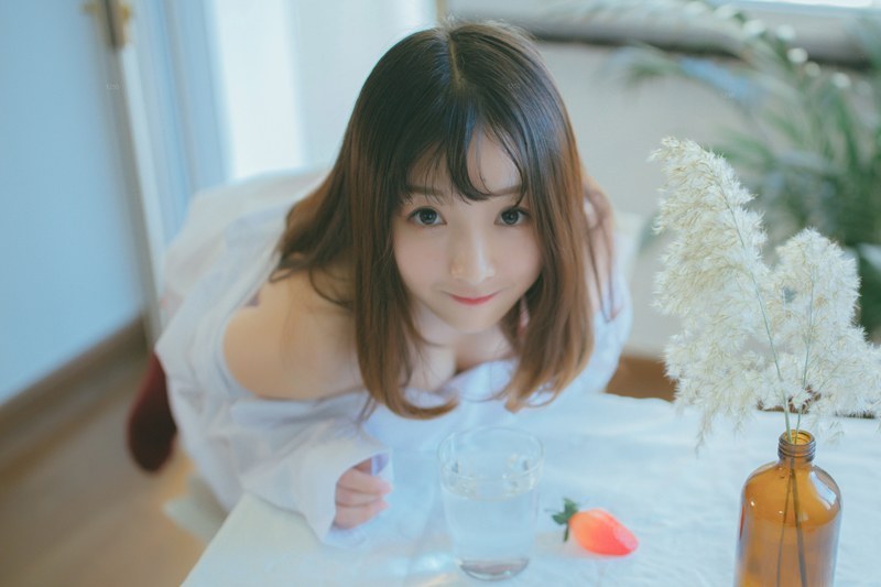 可爱草莓少女美乳圆润肌肤白皙诱人(图47)