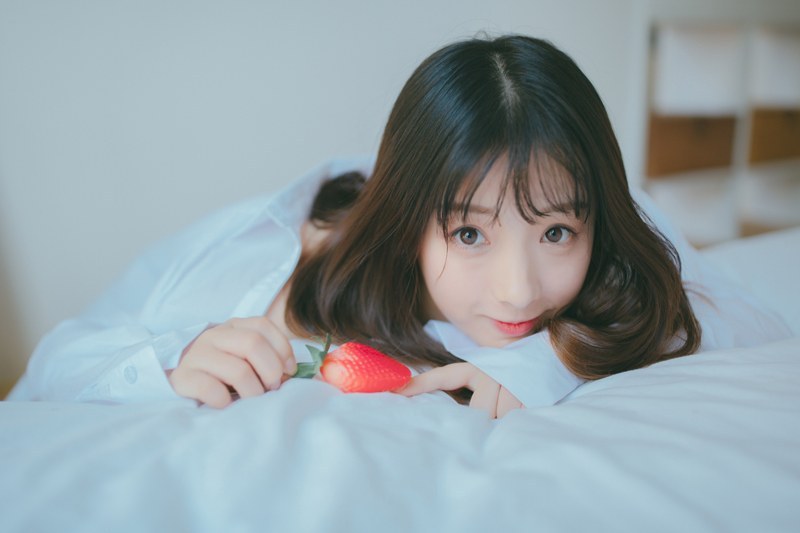 可爱草莓少女美乳圆润肌肤白皙诱人(图48)