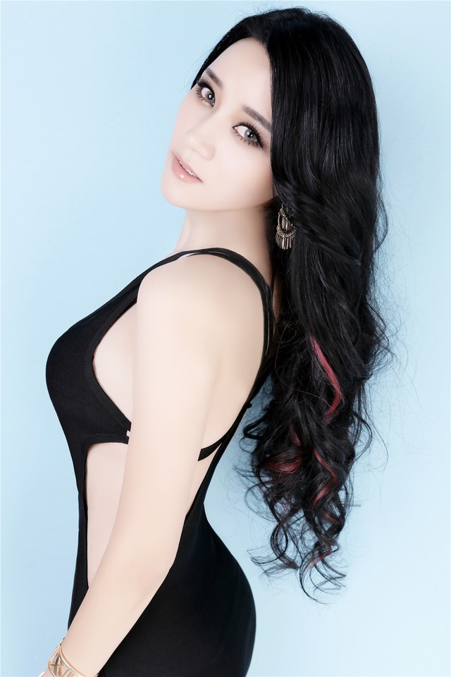 性感美女模特倪佳涵天生丽质图片(图8)