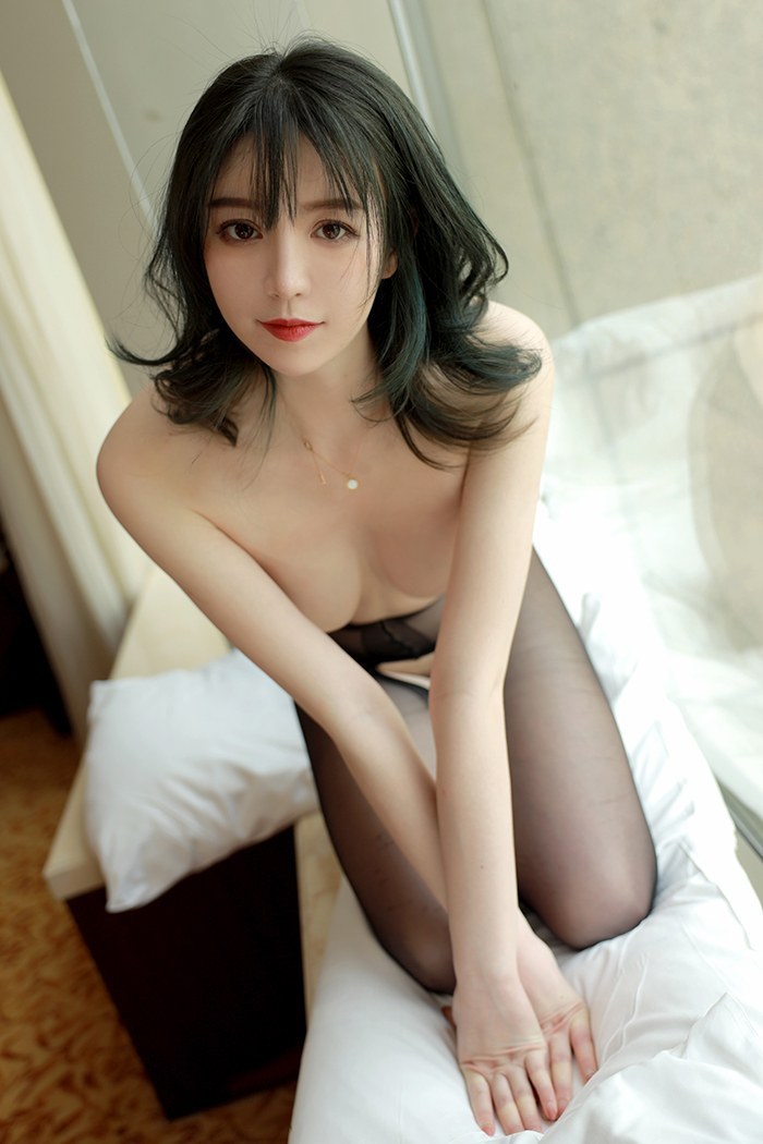 大眼萌妹优优黑丝蜜臀赤裸诱惑动人(图27)