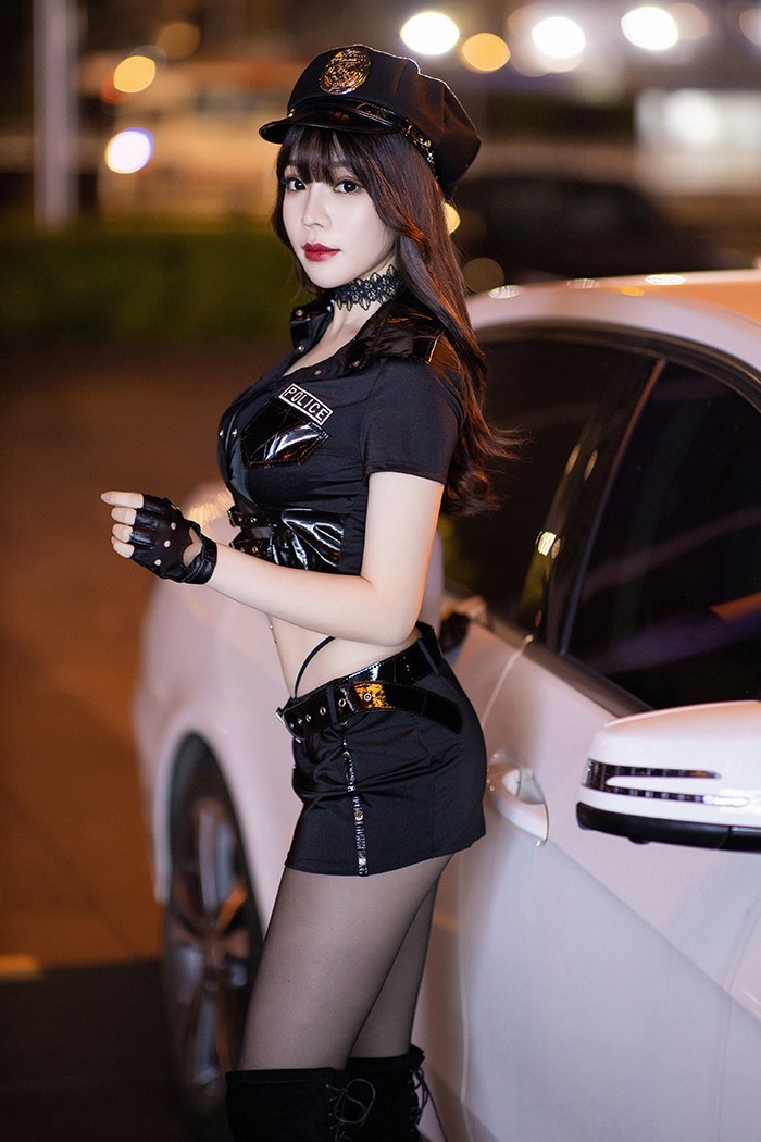 美女警花芝芝短裙黑丝惨遭激情调教(图7)