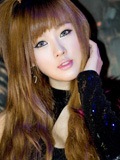 韩国性感汽车青春美女黄美姬妖娆写真