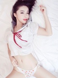 蜜汁嫩模绮梦真空工作服湿身想入非非