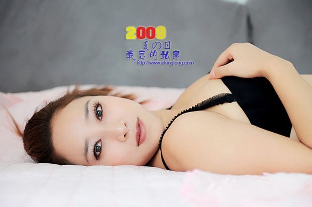 90后美女可人性感私房照(图5)