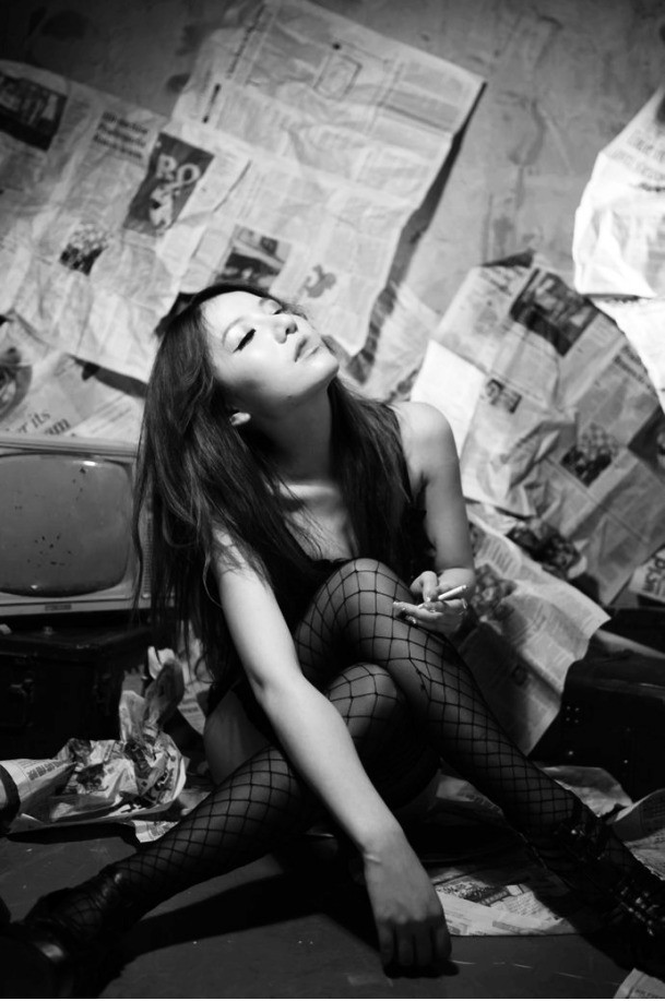 雷可儿男人装写真 秀性感身材组图(图14)
