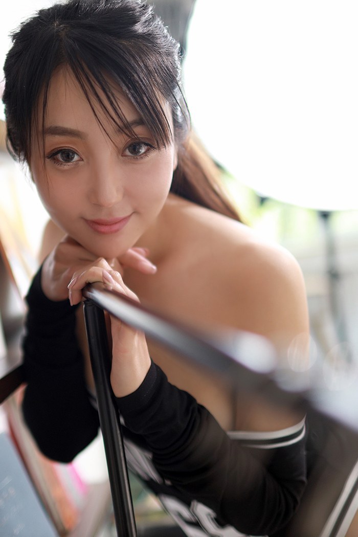 迷唇宝贝郭忆然天然美乳裸身诱惑(图20)