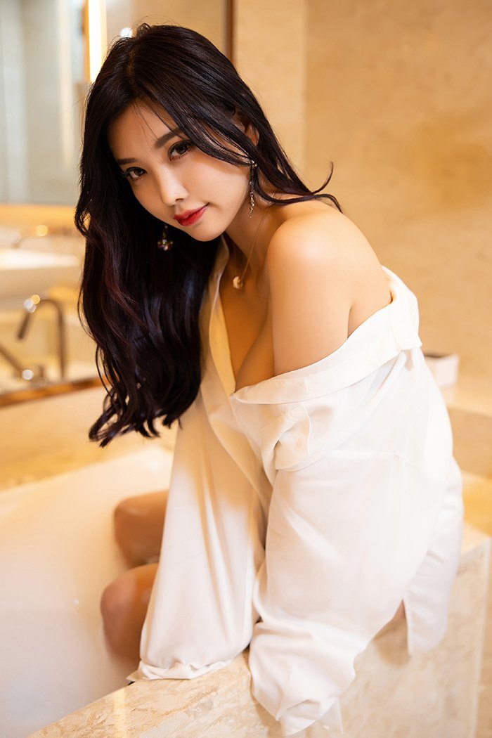 浴室女神杨晨晨丝滑长腿大秀玉足(图22)