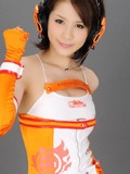 性感F1青春美女汽车青春美女 黄色赛服很抢眼