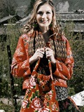 异域女子富有中国风情