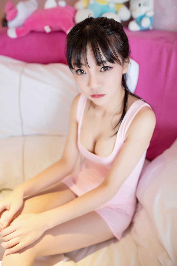 俏皮妹子莉莉丝学生短裙内内走光光(图28)