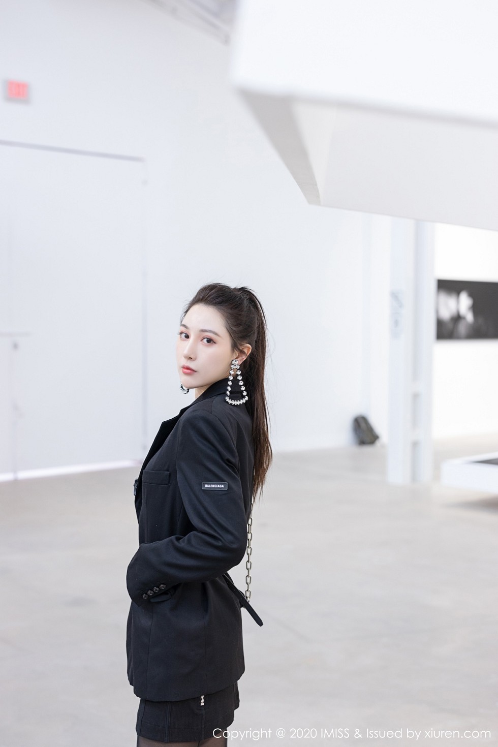 [IMISS爱蜜社]Vol.443_气质女神Lynn刘奕宁明亮空间拍摄主题高挑身材迷人写真41P