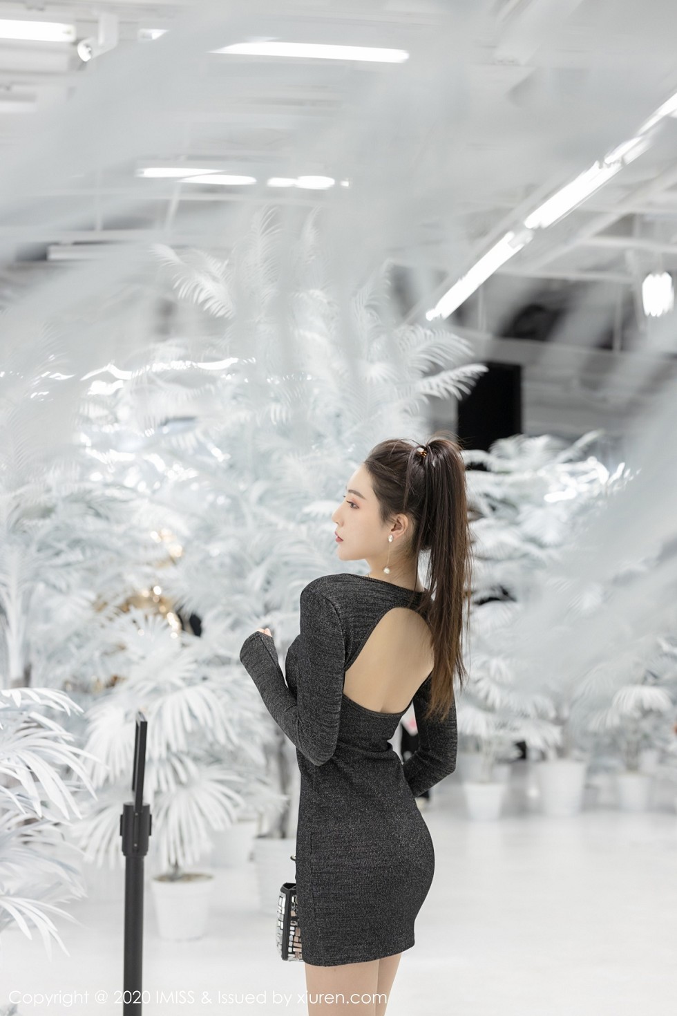 [IMISS爱蜜社]Vol.443_气质女神Lynn刘奕宁明亮空间拍摄主题高挑身材迷人写真41P