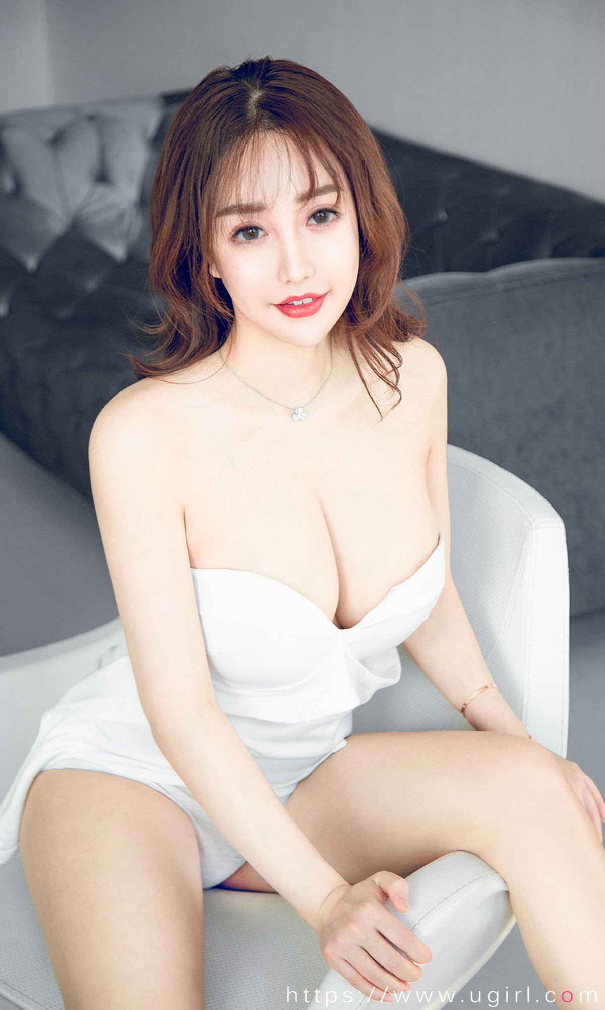 [Ugirls爱尤物]No.1837_嫩模王翊涵私房白色抹胸比基尼低胸秀傲人豪乳诱惑写真35P