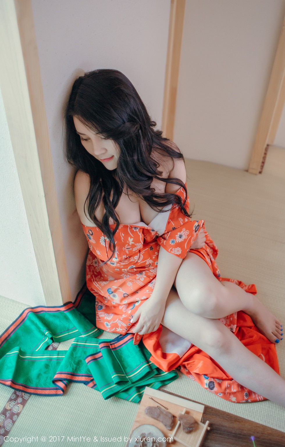 [MintYe薄荷叶]Vol.003_嫩模Sukki白色蕾丝透视内衣秀完美酥胸性感妖媚写真60P