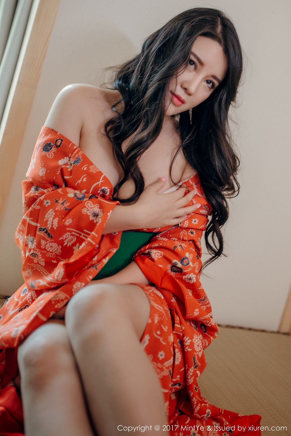 [MintYe薄荷叶]Vol.003_嫩模Sukki白色蕾丝透视内衣秀完美酥胸性感妖媚写真60P
