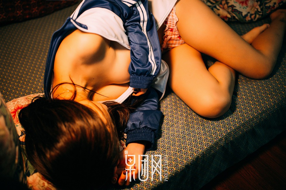 [GIRLT果团网]熊川纪信No.015_校服风情的学生妹妹半脱制服秀性感内衣迷人写真50P