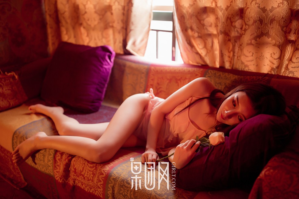 [GIRLT果团网]熊川纪信No.018_贪玩精灵居家私房暖色调性感睡衣配内裤诱惑写真42P
