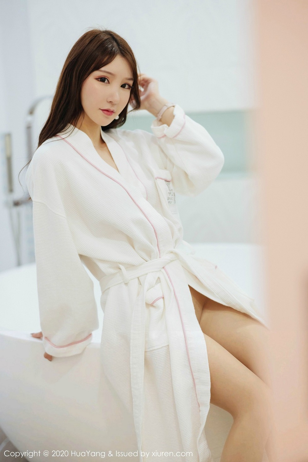[HuaYang花漾]Vol.207_女神周于希Sandy普吉岛旅拍秘书装全脱露无内肉丝惹火诱惑写真91P