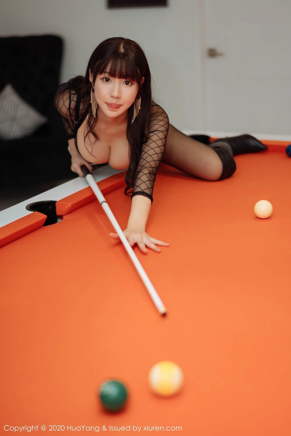 [HuaYang花漾]Vol.223_女神朱可儿Flower普吉岛旅拍室内台球室主题劲爆身材诱惑写真53P