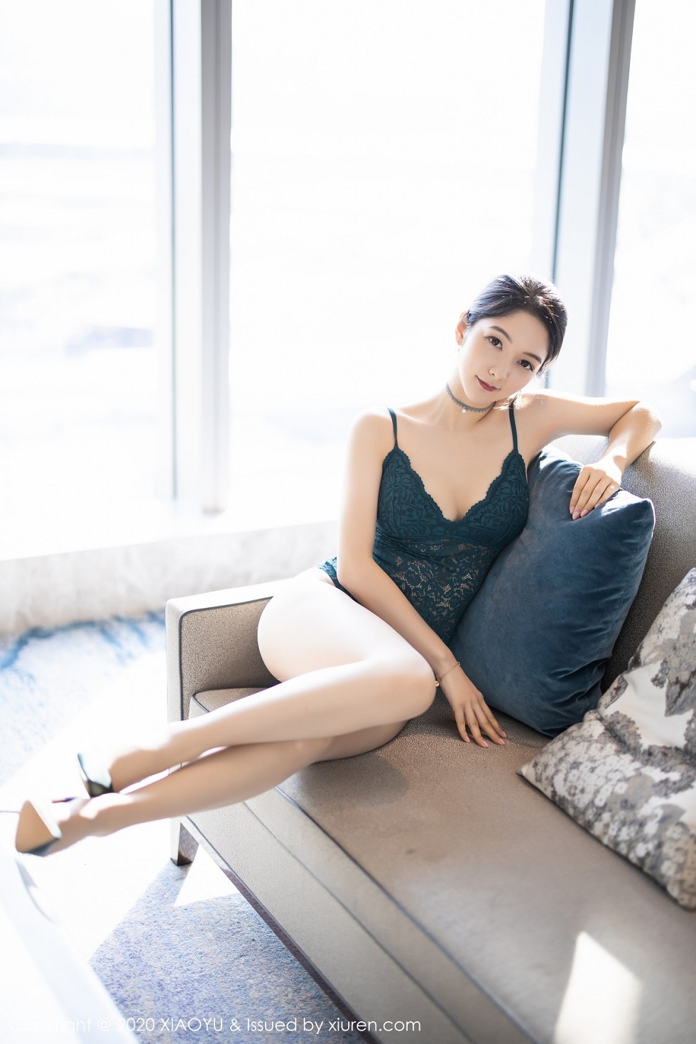 [XiaoYu画语界]Vol.284_女神Angela小热巴澳门旅拍私房黑色内衣配吊带黑丝魅惑写真100P