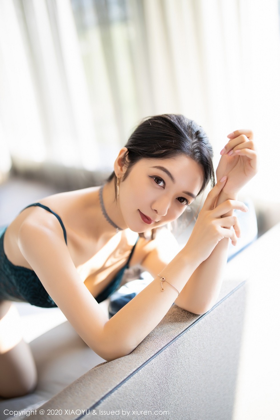 [XiaoYu画语界]Vol.284_女神Angela小热巴澳门旅拍私房黑色内衣配吊带黑丝魅惑写真100P