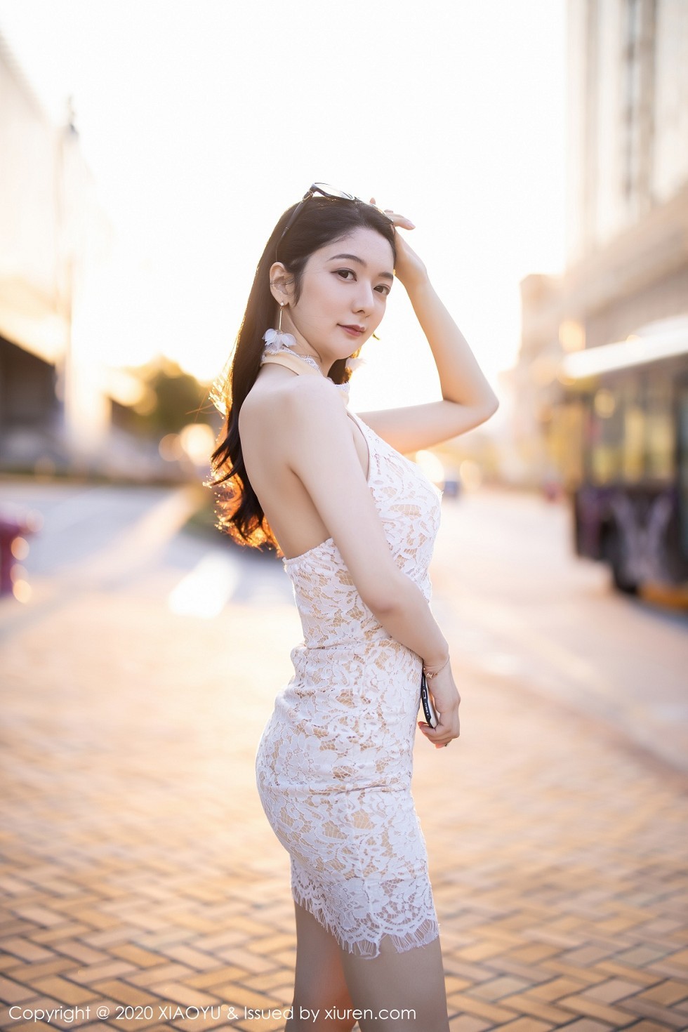 [XiaoYu画语界]Vol.284_女神Angela小热巴澳门旅拍私房黑色内衣配吊带黑丝魅惑写真100P