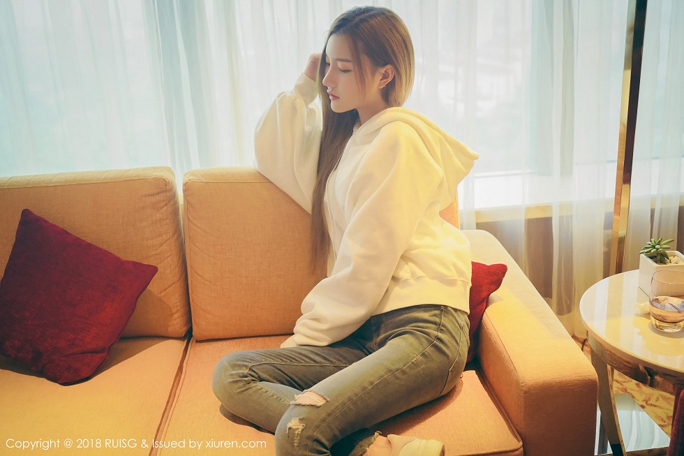 [RUISG瑞丝馆]VOL.045_清纯小妞M梦baby柔情私房发布居家甜美迷人清爽写真40P