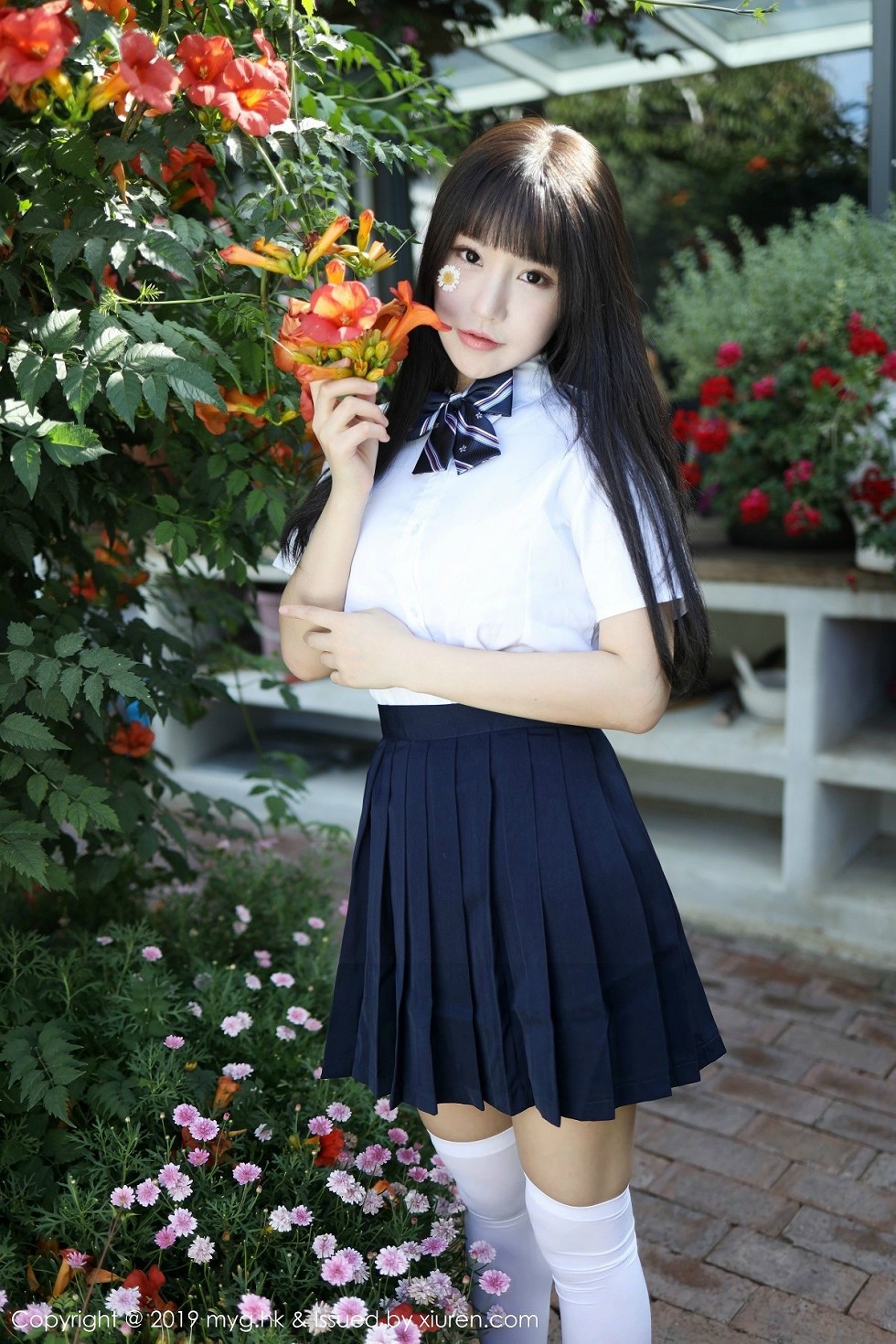 [MyGirl美媛馆]Vol.394_女神Flower朱可儿大理旅拍户外学生装大胆撩裙诱惑写真54P