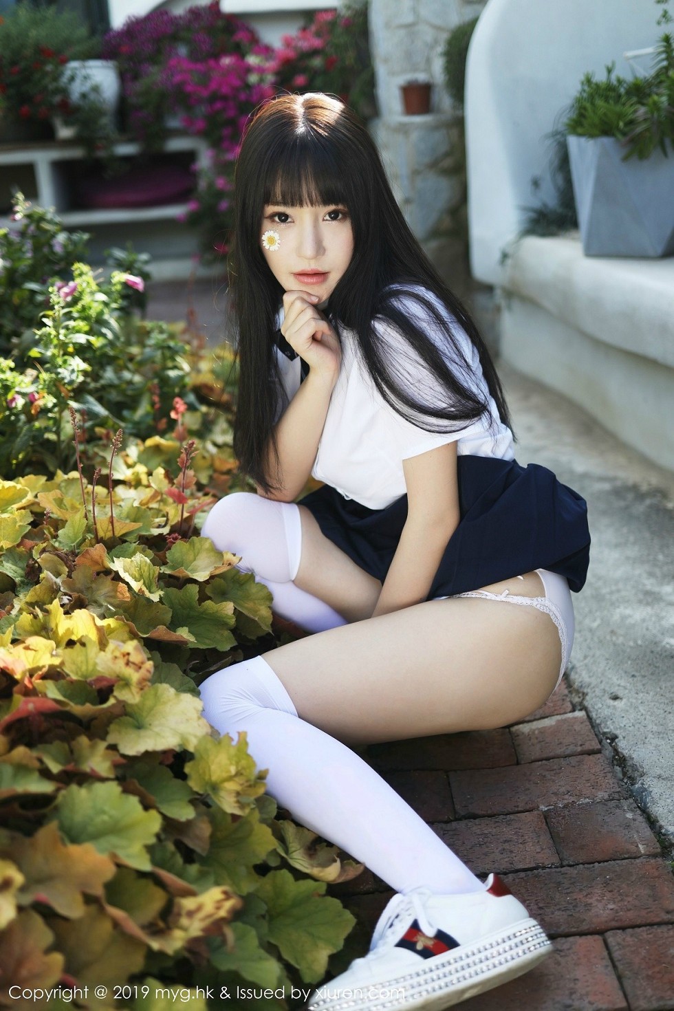 [MyGirl美媛馆]Vol.394_女神Flower朱可儿大理旅拍户外学生装大胆撩裙诱惑写真54P