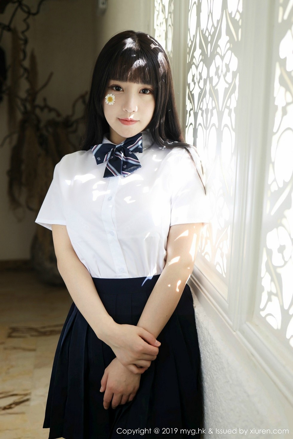 [MyGirl美媛馆]Vol.394_女神Flower朱可儿大理旅拍户外学生装大胆撩裙诱惑写真54P