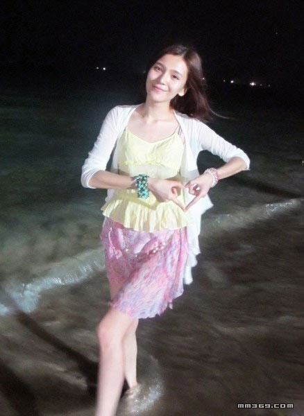 中戏校花王希维海边写真(图5)