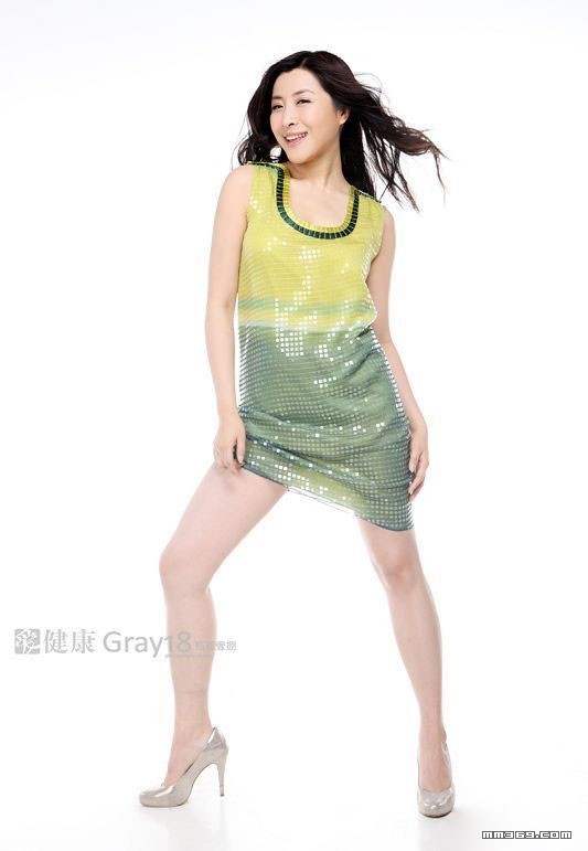 王雅捷迷人夏日气息健康摄影(图5)
