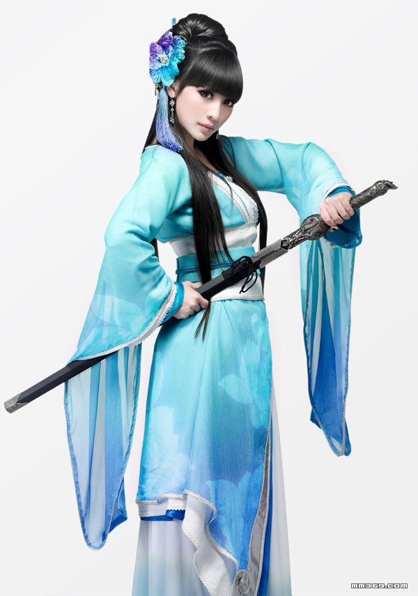 柳岩古装出镜宛如仙子一般(图1)