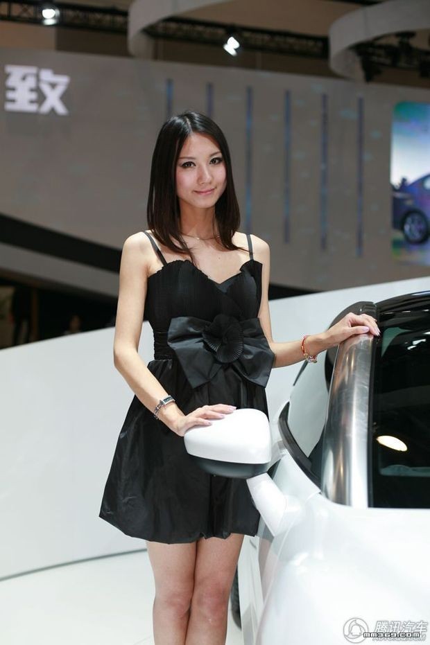 标致汽车展台上的美女车模(图13)