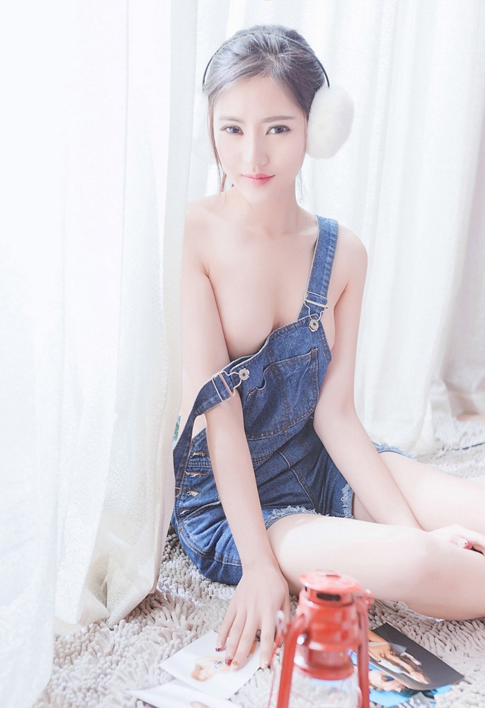 嫩模李昔雨白色耳罩笑容脸上尽现(图13)