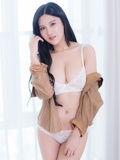 执象映画新晋车模卓君妹妹私人照