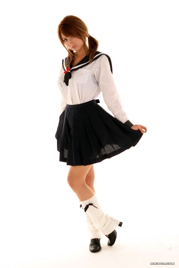混血美女莉亚·迪桑学生制服装(图10)