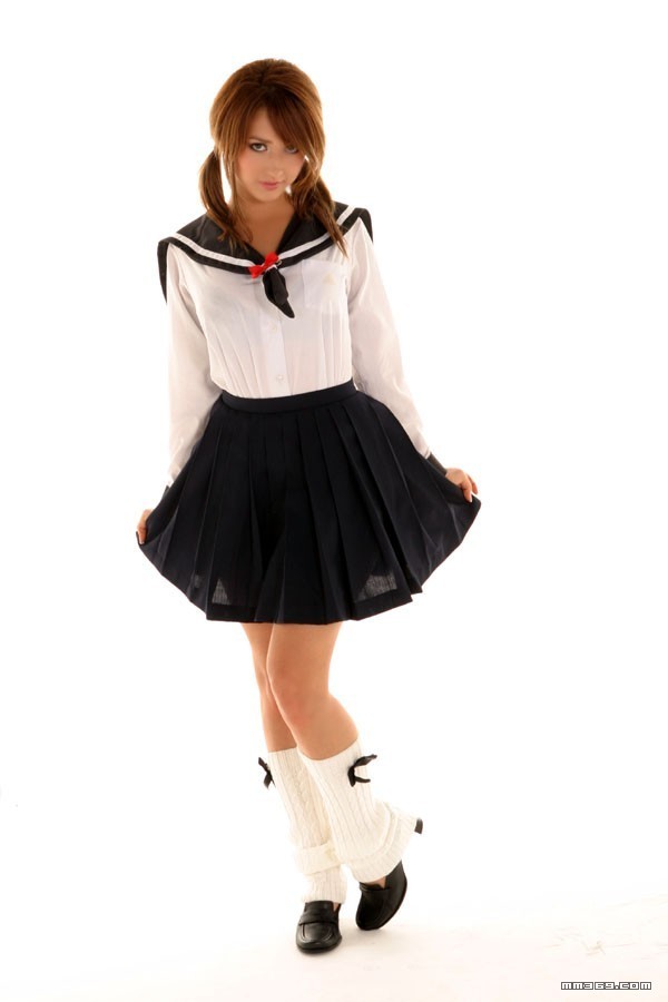 混血美女莉亚·迪桑学生制服装(图11)