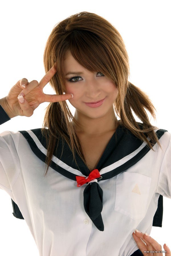 混血美女莉亚·迪桑学生制服装(图13)