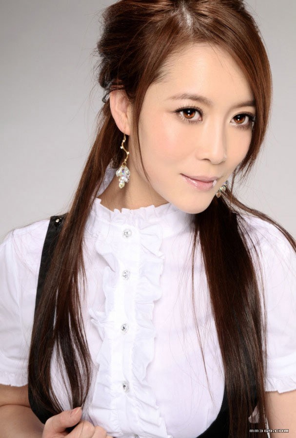 90后中韩混血美女江伊涵(图2)