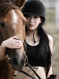 Horse-race Day 竹依依