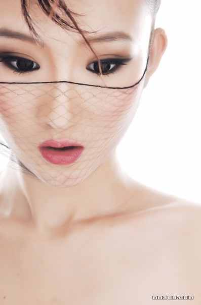 高烨子古典式纯白写真(图7)